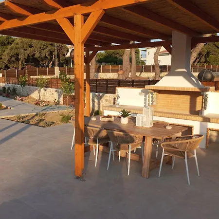 Alestone By The Sea Villa