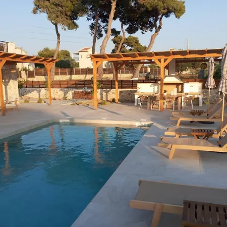 Alestone By The Sea * Vasilikí